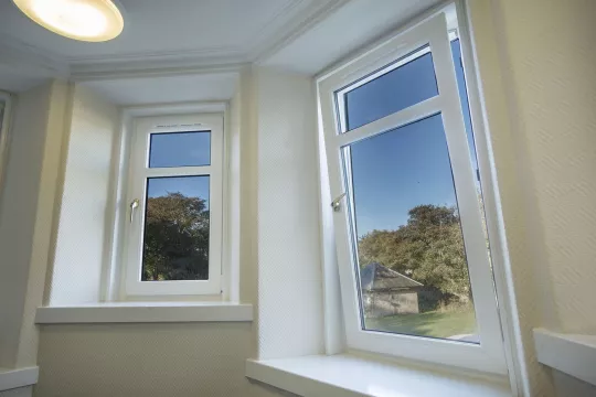 Nyíló-bukó ablak